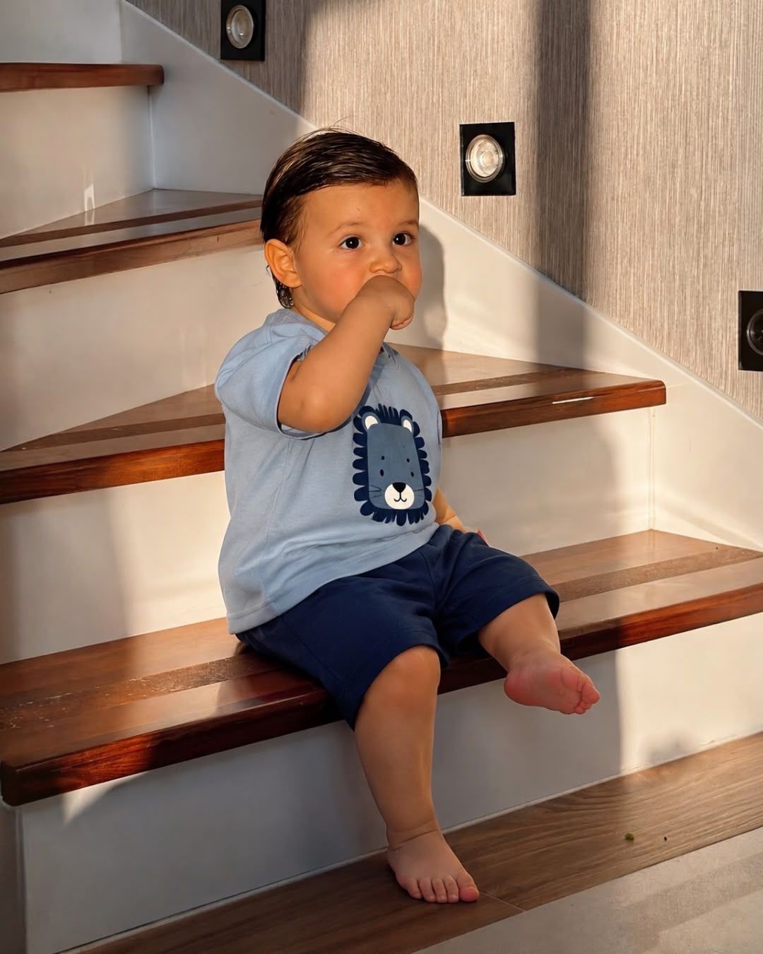 Baby Boys Lion Appliqué T-Shirt & Shorts Set – Light Blue & Navy