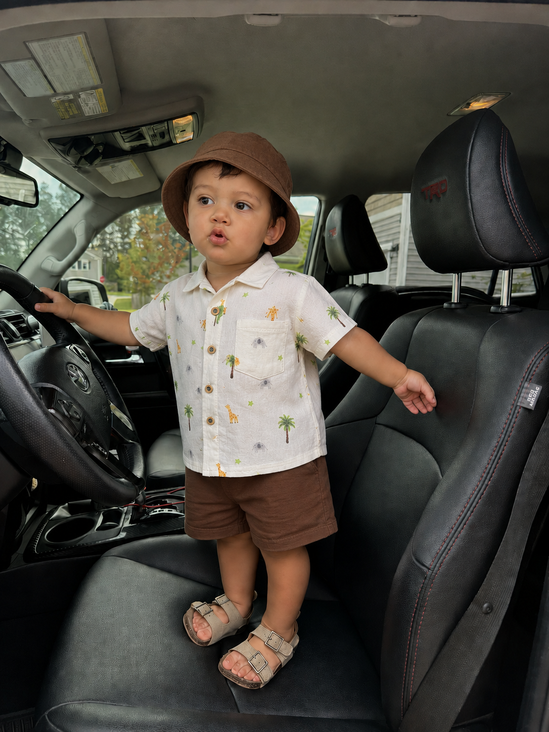 Baby Safari Giraffe Linen Shirt & Shorts Set with Bucket Hat