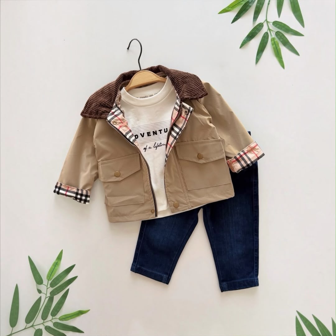 Complete baby boy three-piece outfit with beige jacket, top and jeans