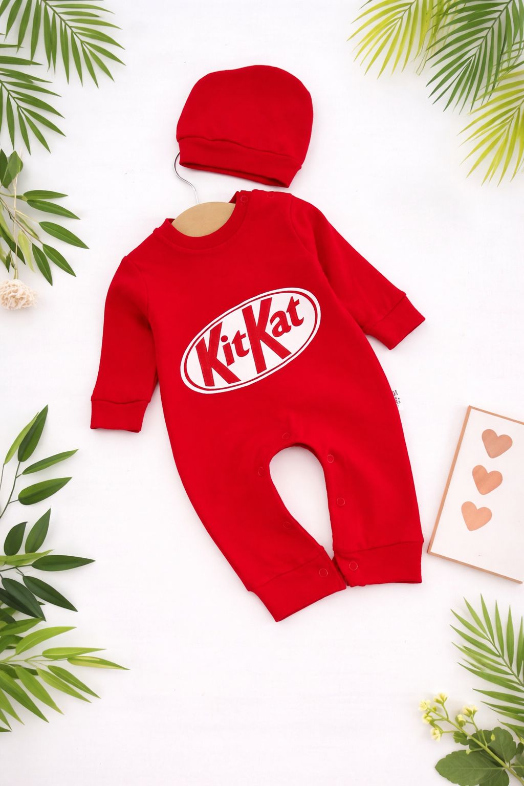 Комплект червен гащеризон и шапка Kit